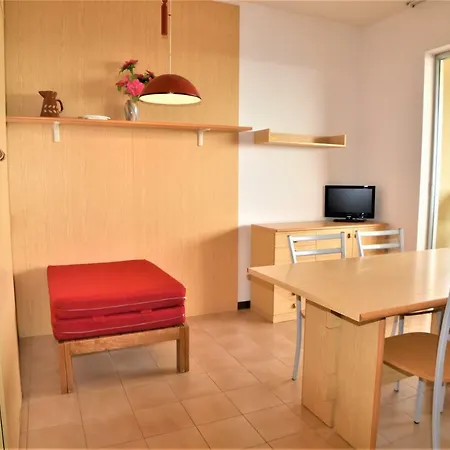 Skorpios * Μπιμπιόνε